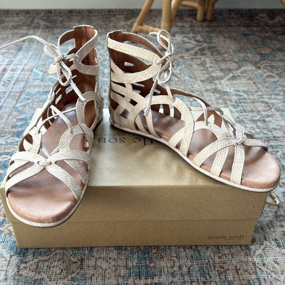 Gentle Souls Break My Heart 3 Gladiator Sandal - Picture 1 of 7